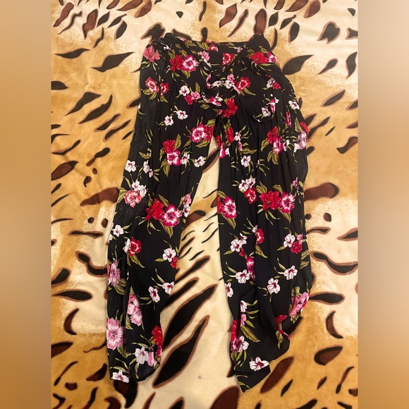 Guess flowy open sided pants, worn once - Picture 1 of 3